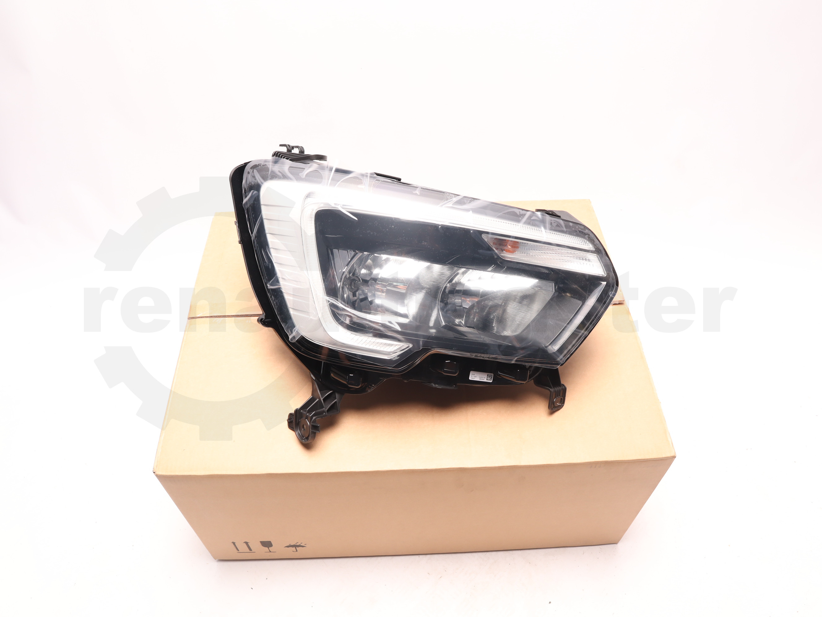 Фара передня права Renault Master, 2020-, 260105567R OE