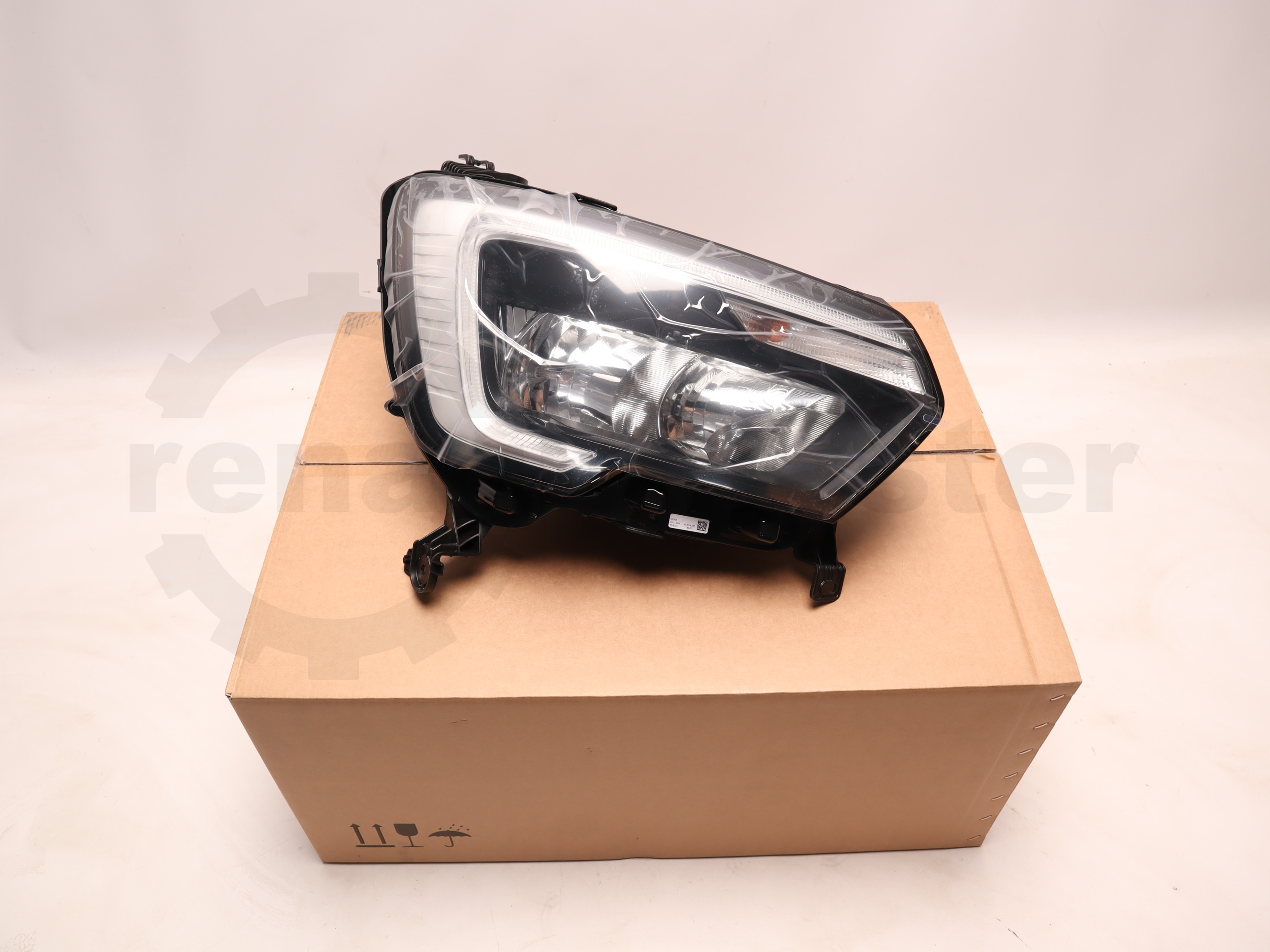 Фара передня права Renault Master, 2020-, 260105567R OE