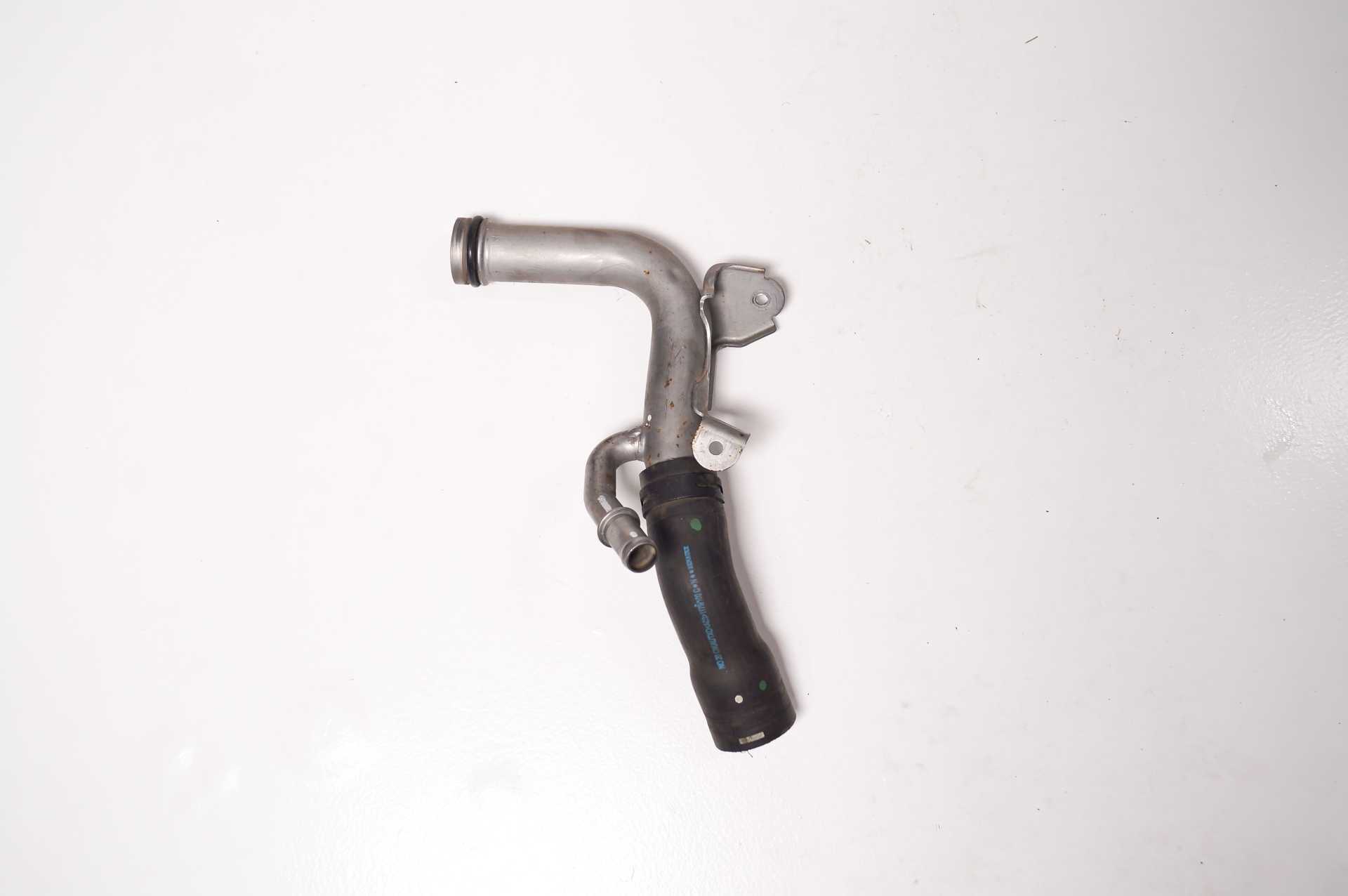 Патрубок від теплообмінника до помпи Bi-Turbo Renault Master (Opel Movano, Nissan NV400) 2010 -, 210470894R Б/В