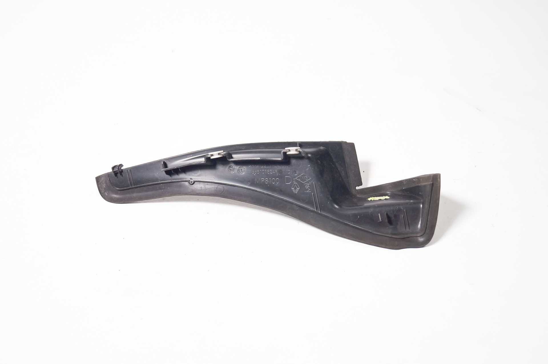Накладка скла лобового права Renault Master (Opel Movano, Nissan NV400) 2020 -, 668101824R Б/В