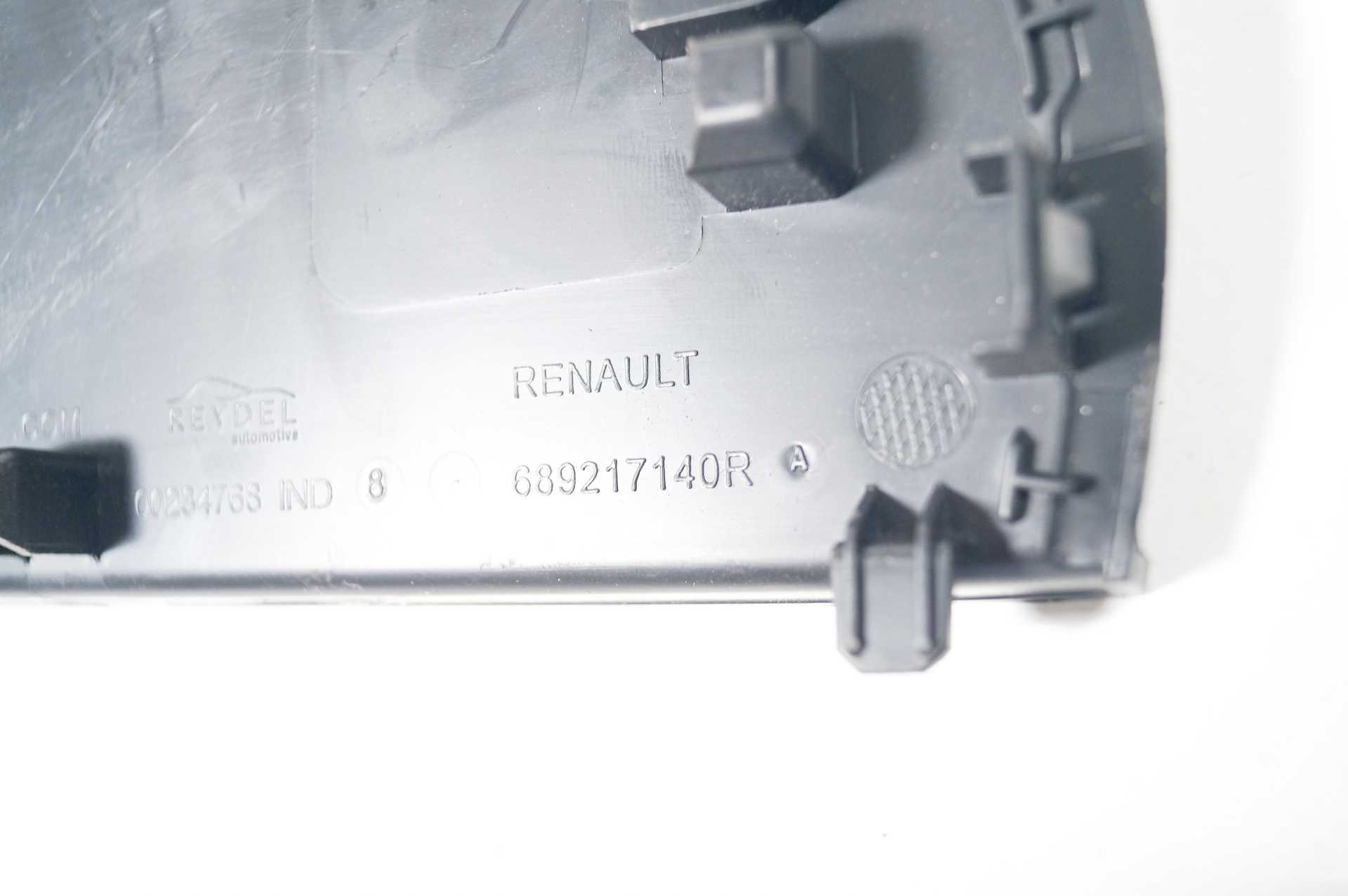 Накладка на торпеду декоративна ліва Renault Master (Opel Movano, Nissan NV400) 2020 -, 689217140R Б/В