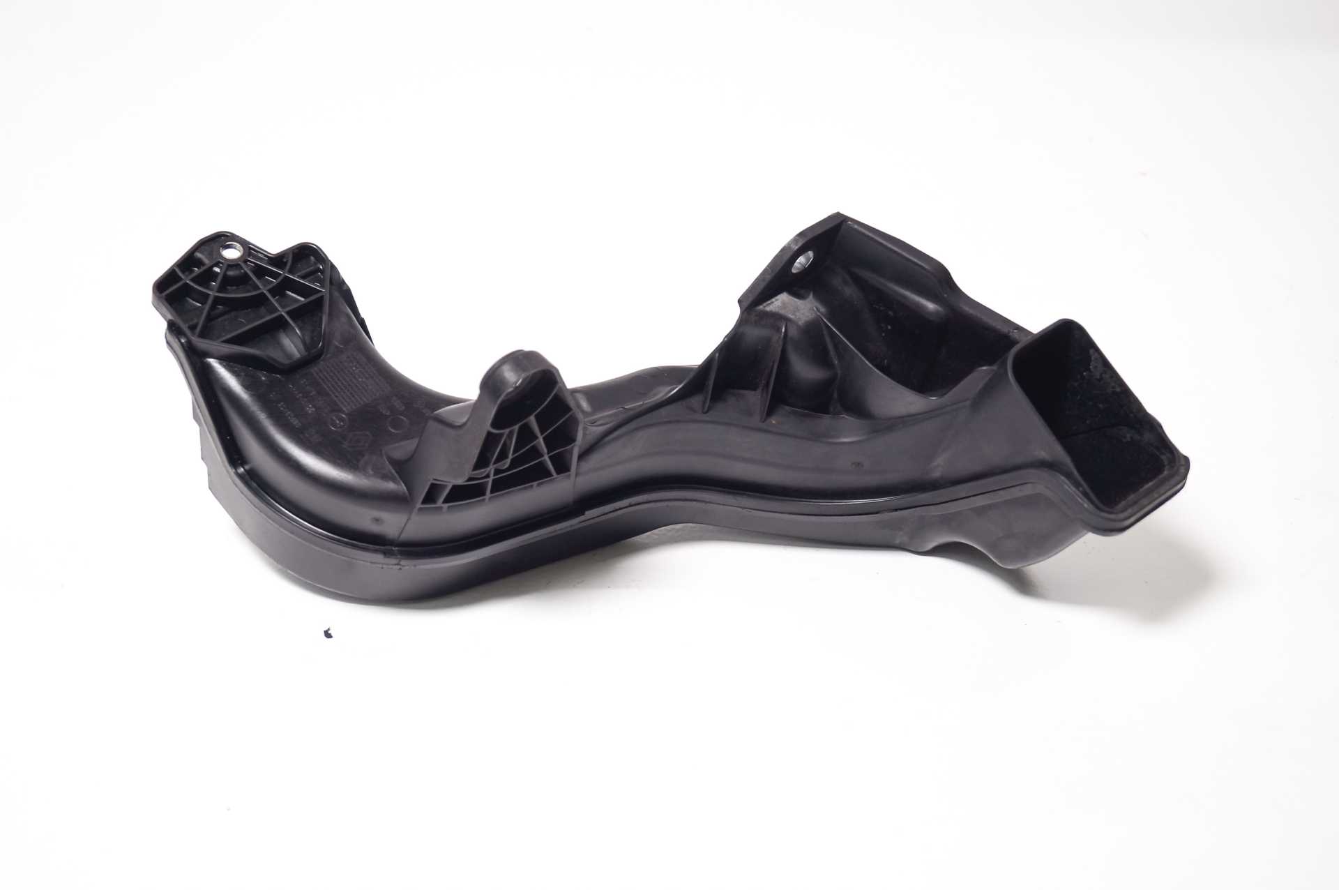 Патрубок повітряний BiTurbo Renault Trafic (Opel Vivaro, Nissan NV300) 2014 -, 214757782R Б/В