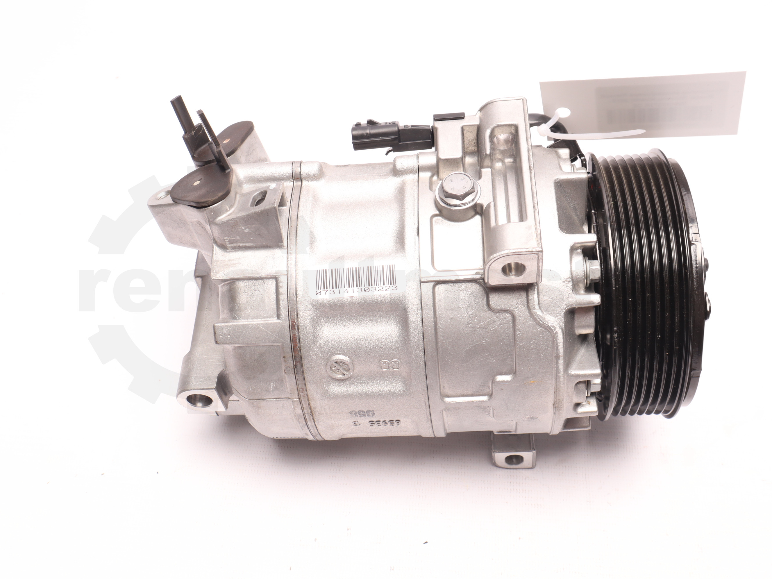 Компресор кондиціонера Renault Master (Movano,NV400) 2010 - 926000373R OE