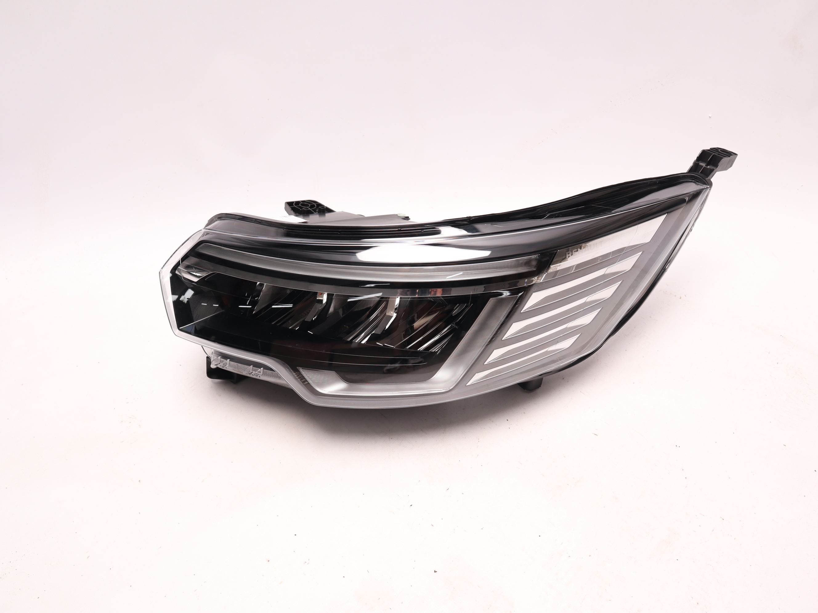 Фара передня ліва Renault Trafic 19- 260601790R OE