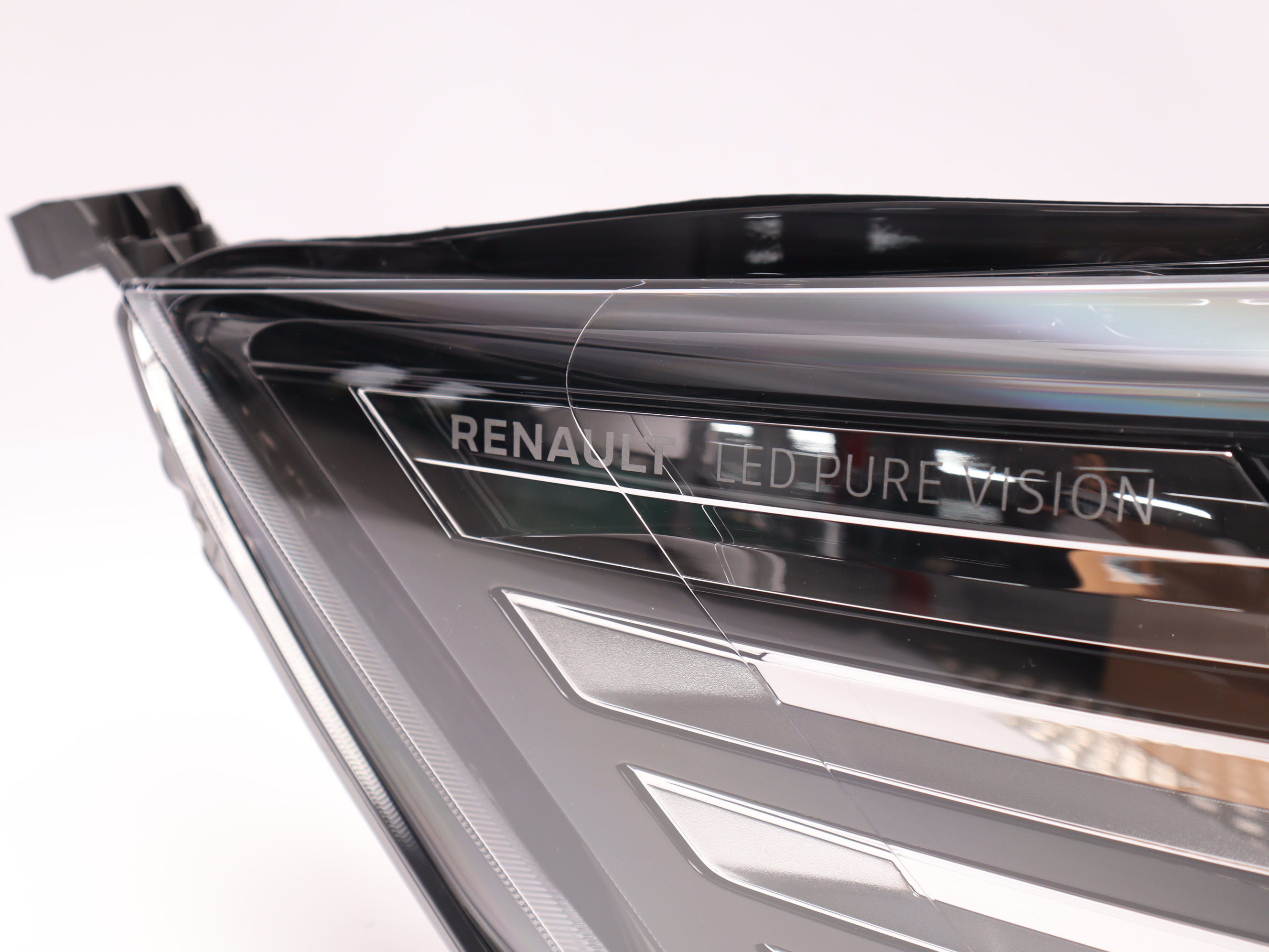 Фара передня права Renault Trafic 19-  OE 260102899R, OE