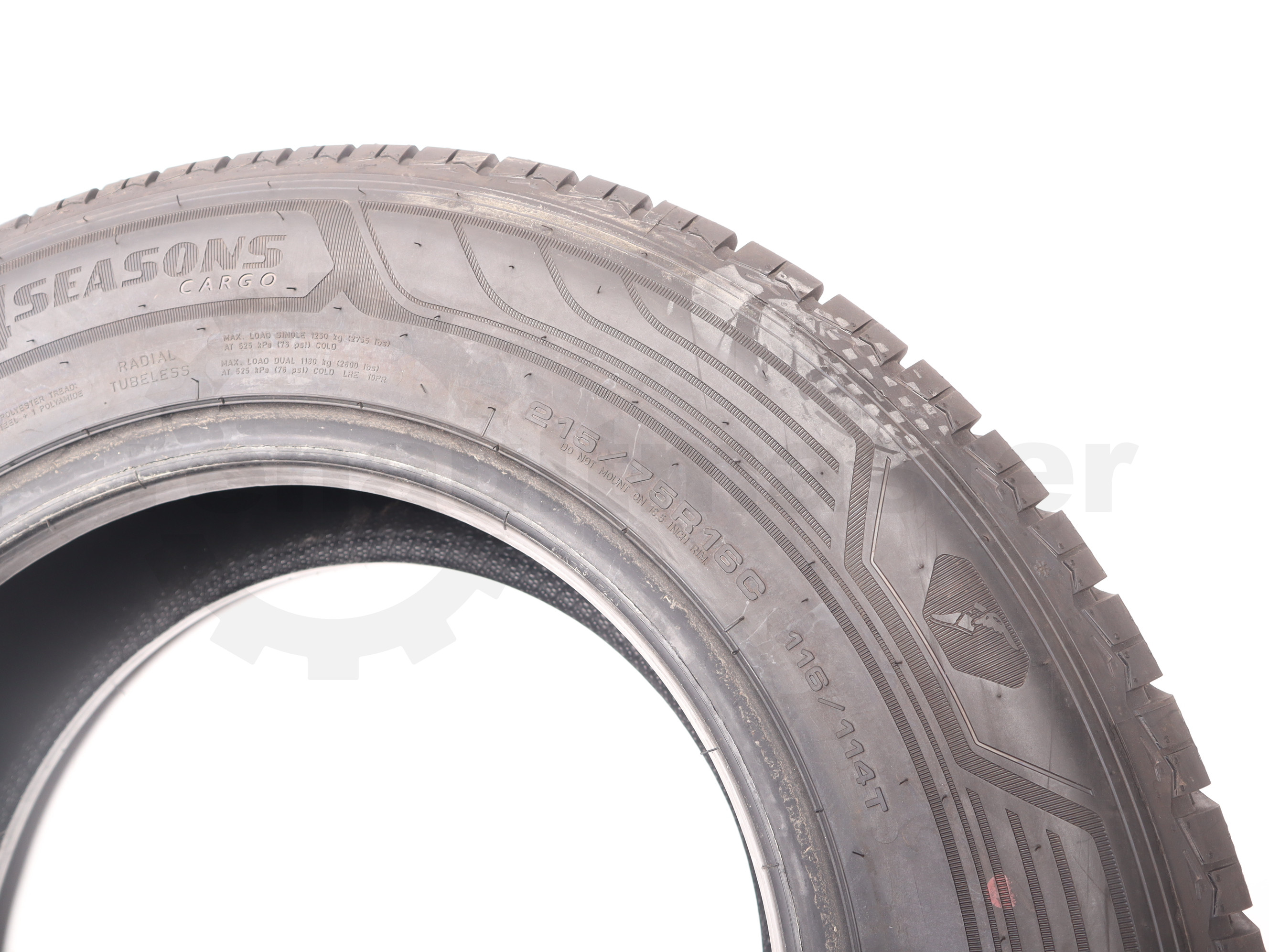Авто гума Goodyear Vector 4Season - 215/75 R16C 