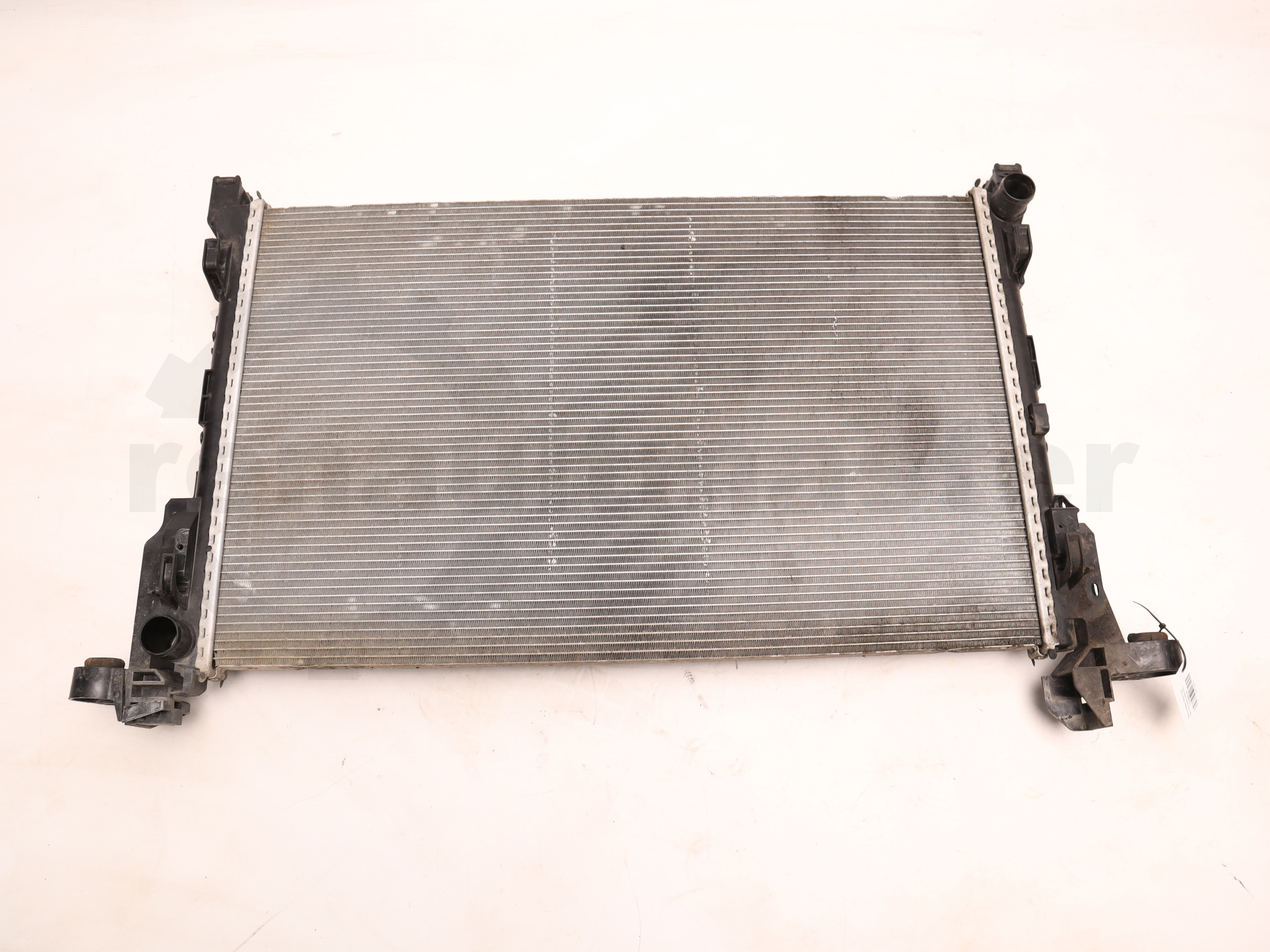 Радіатор водяний  Renault Trafic (Opel Vivaro, Nissan NV300) 2014 -, 214104966R Б/В