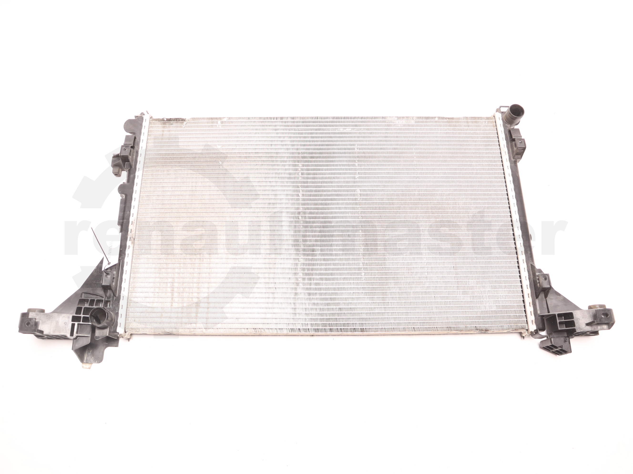 Радіатор водяний, патрубки по діагоналі Renault Master (Movano, NV400) 2020 -  214106556R Б/В