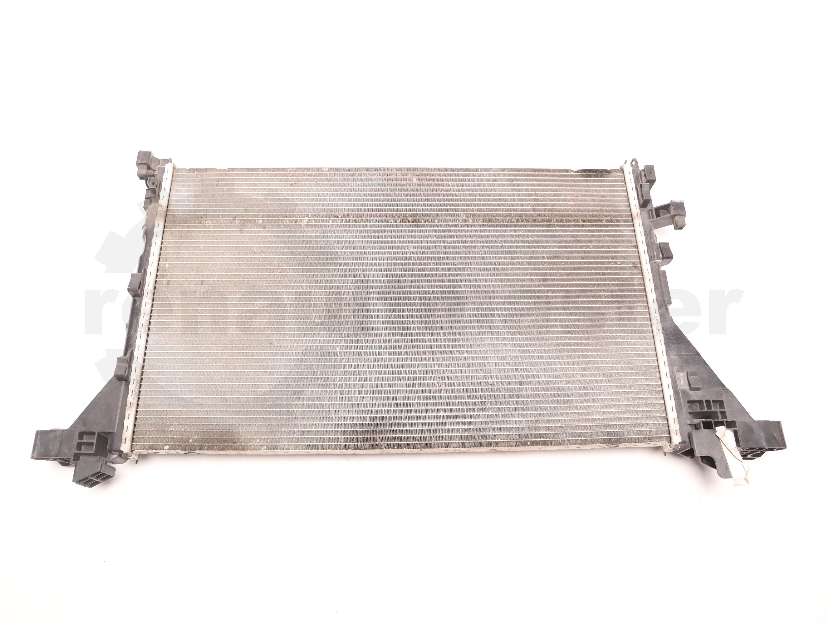 Радіатор водяний, патрубки по діагоналі Renault Master (Movano, NV400) 2020 - 214106556R Б/В