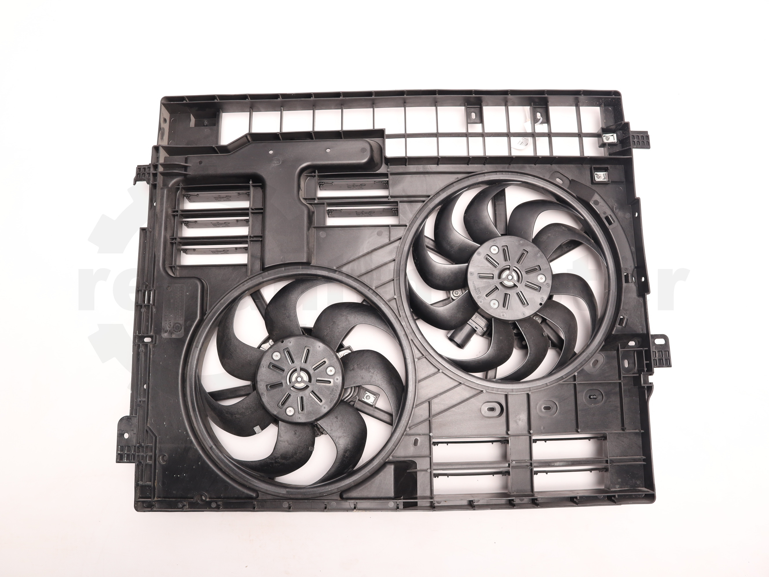 Дифузор з електровентиляторами Renault Trafic (Fiat Talento, Nissan NV300) 2020, - 214815443R Б/В