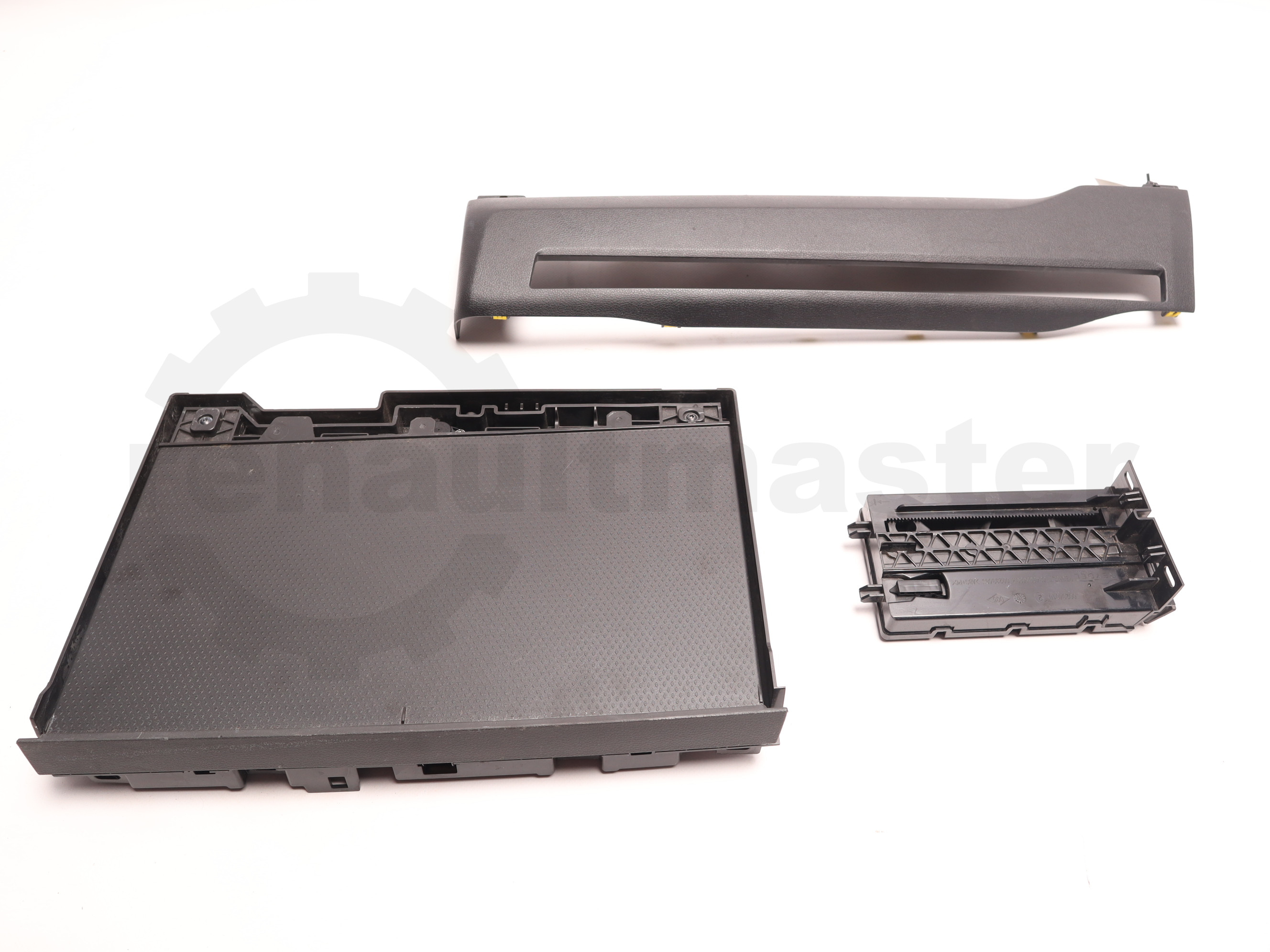 Накладка правої частини над бардачком Renault Master, Opel Movano 2019->, - 682110116R Б/В