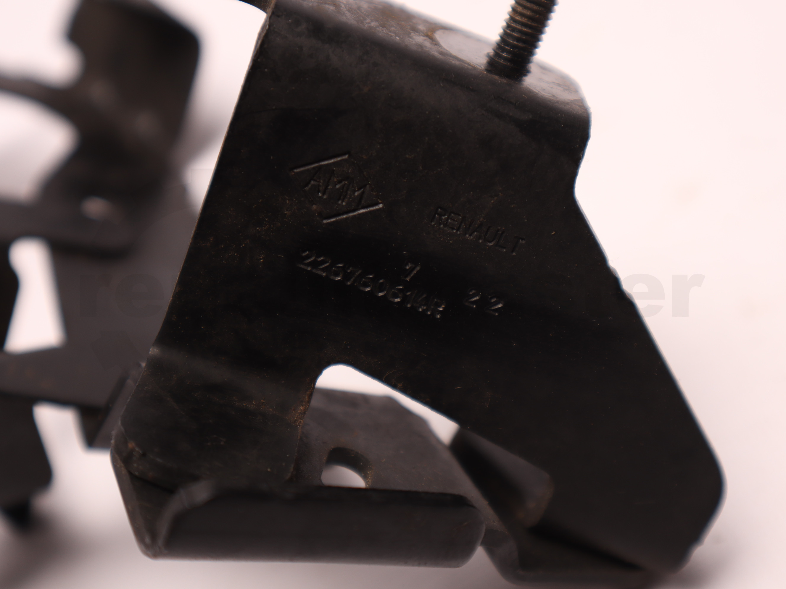 Кронштейн Renault Trafic (Fiat Talento, Nissan NV300) 2.0dCi 2022, - 226760614R Б/В