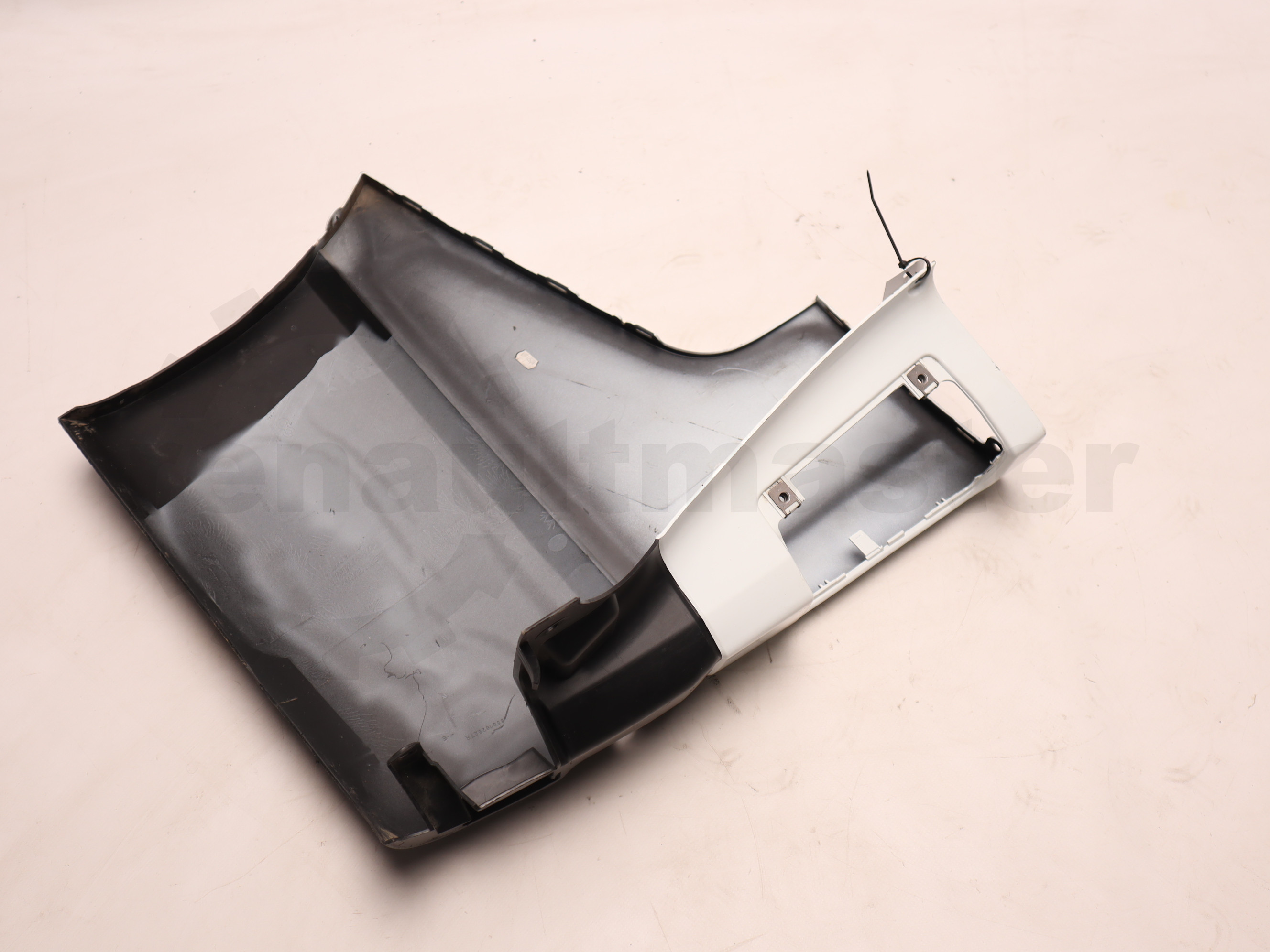 Клик задній правий Renault Trafic (Fiat Talento, Nissan NV300) 2.0dCi 2022, - 850161252R Б/В