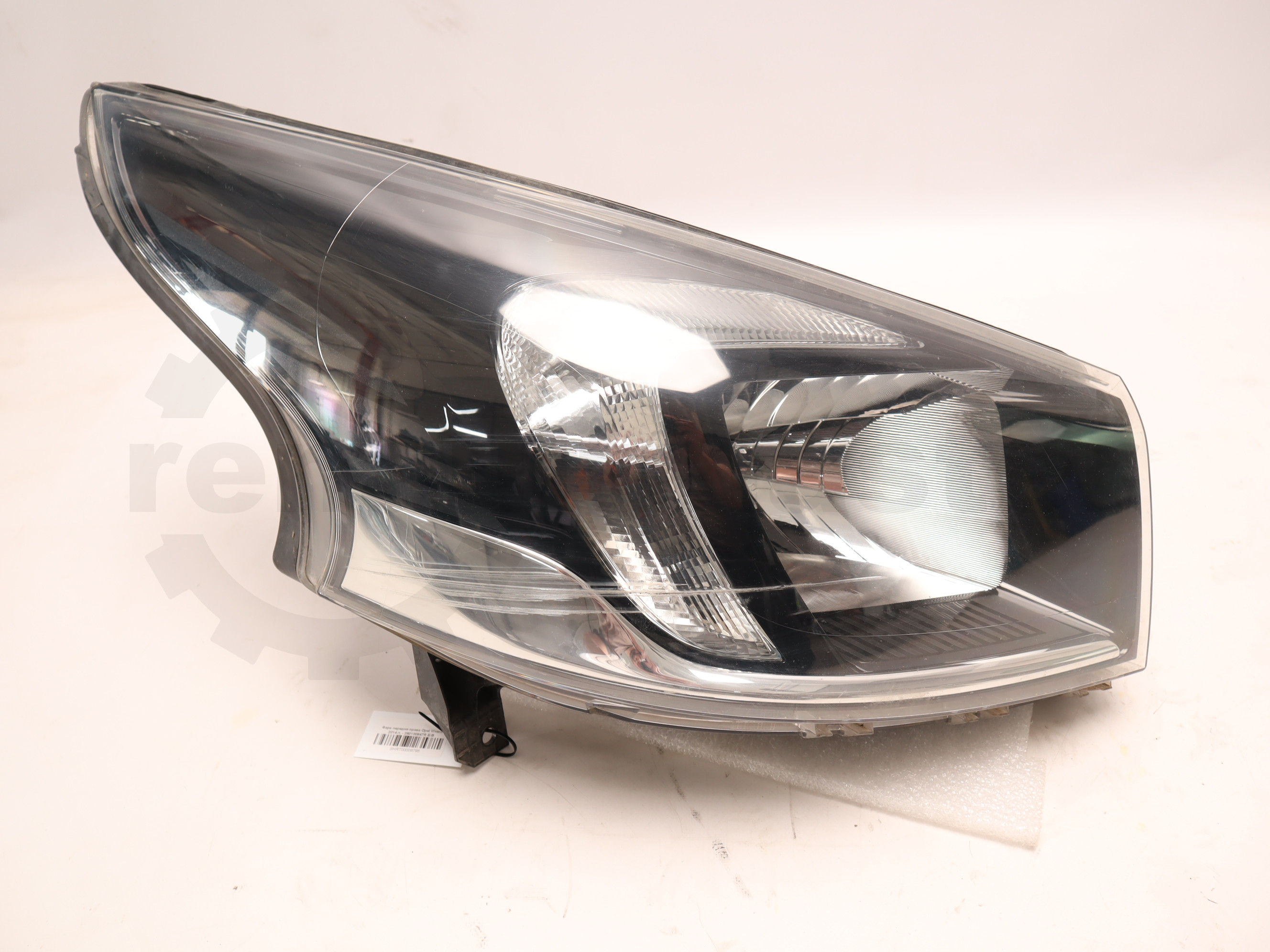 Фара передня права Opel Vivaro 2014->, - 260100647R Б/В