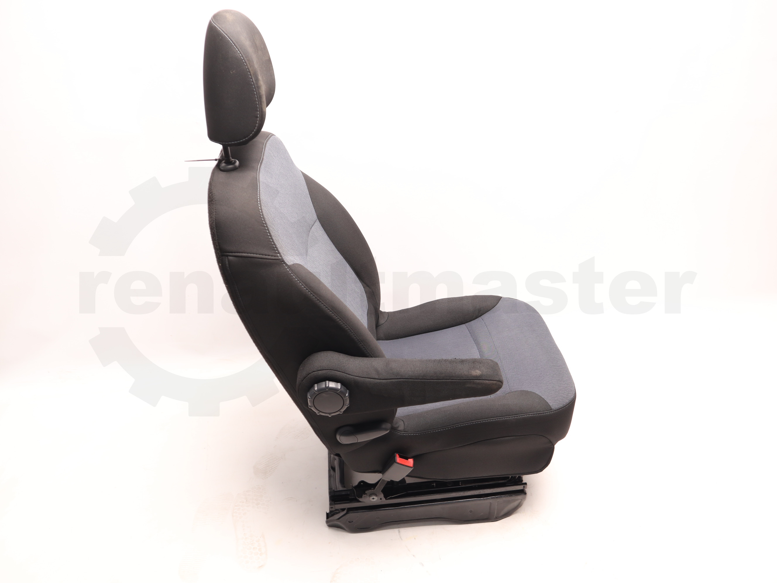 Сидіння водійське Opel Vivaro 2014 -, Vivaro (водій) Б/В