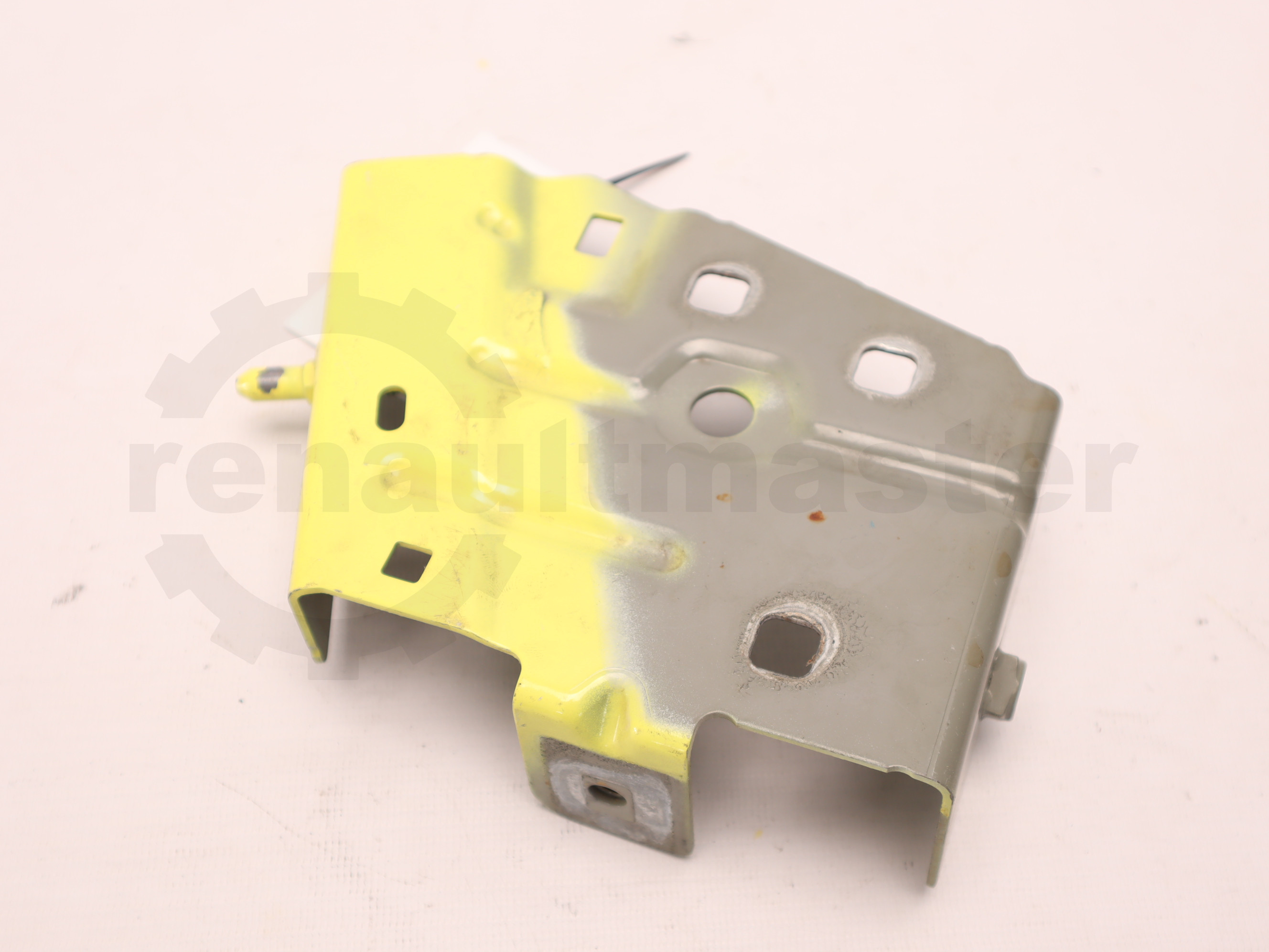 Кронштейн кріплення правого крила верхній Renault Master (Opel Movano, Nissan NV400) 2019->, - 631429931R Б/В