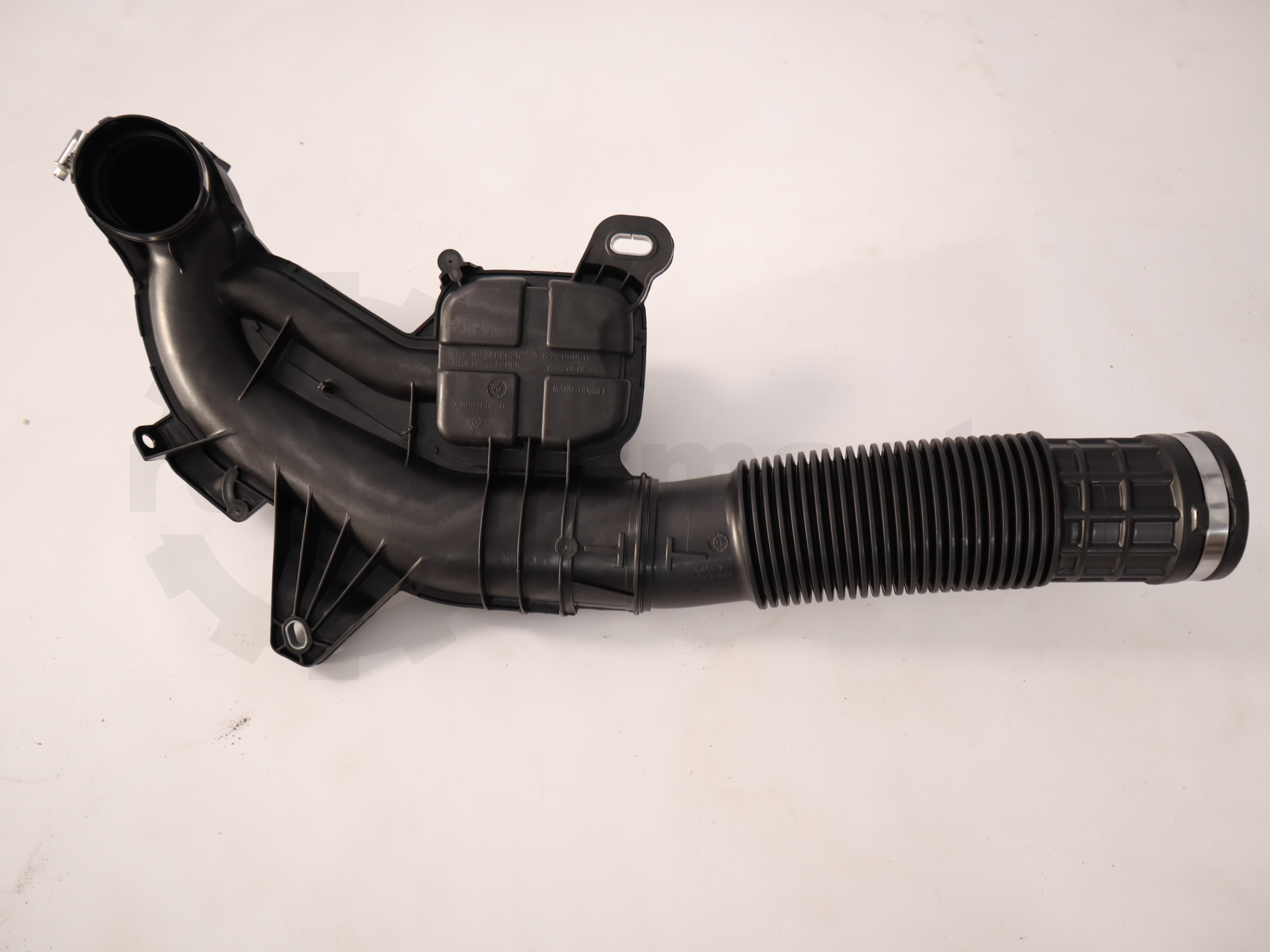 Патрубок забору повітря Renault Trafic (Fiat Talento, Nissan NV300) 2.0 dCi 2019->, - 165758306R OE