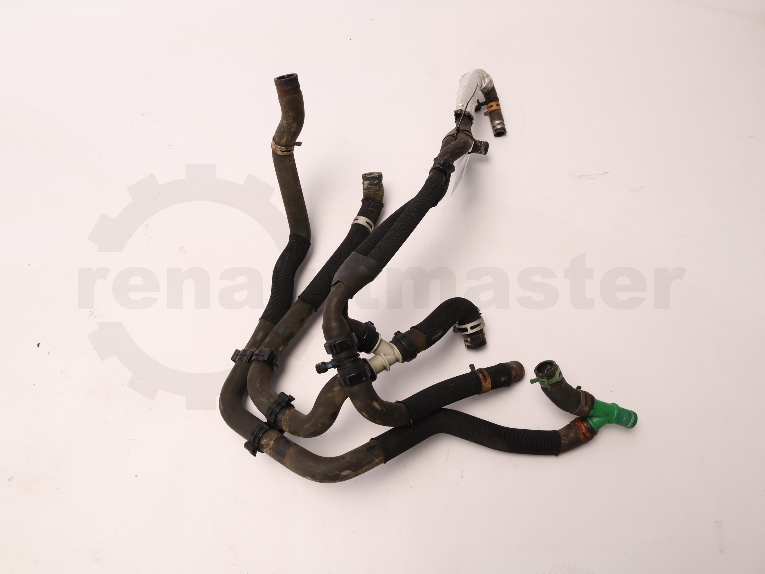 Патрубок системи охолодження Renault Trafic,Opel Vivaro  2.0dCi до 2014, - 924386604R Б/В