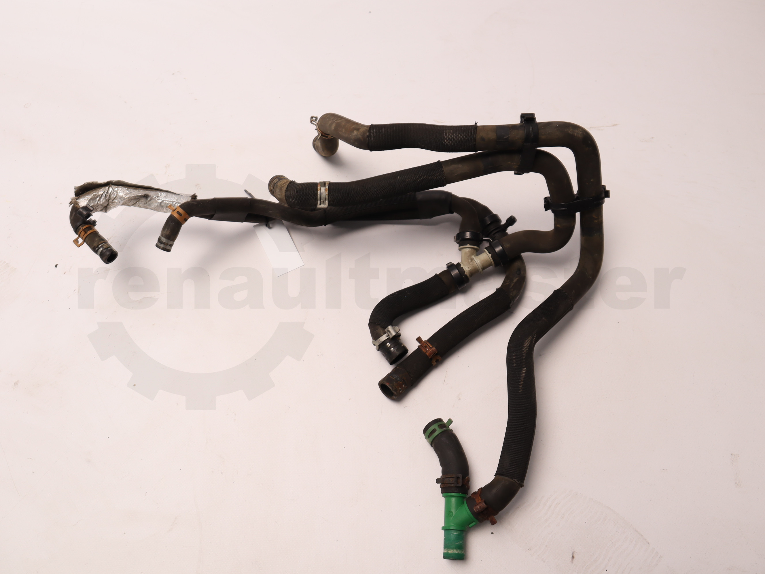 Патрубок системи охолодження Renault Trafic,Opel Vivaro  2.0dCi до 2014, - 924386604R Б/В