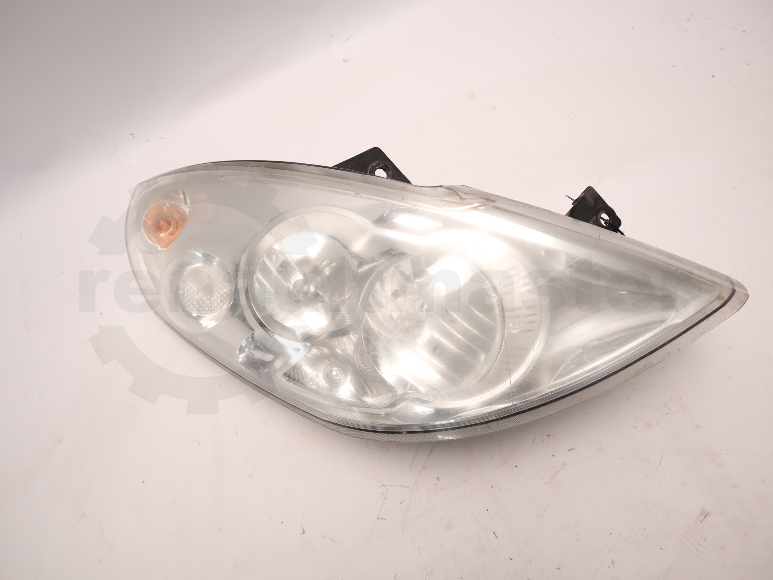 Фара передня ліва Renault Master (Opel Movano, Nissan NV400) 2010 -, 260600049R Б/В