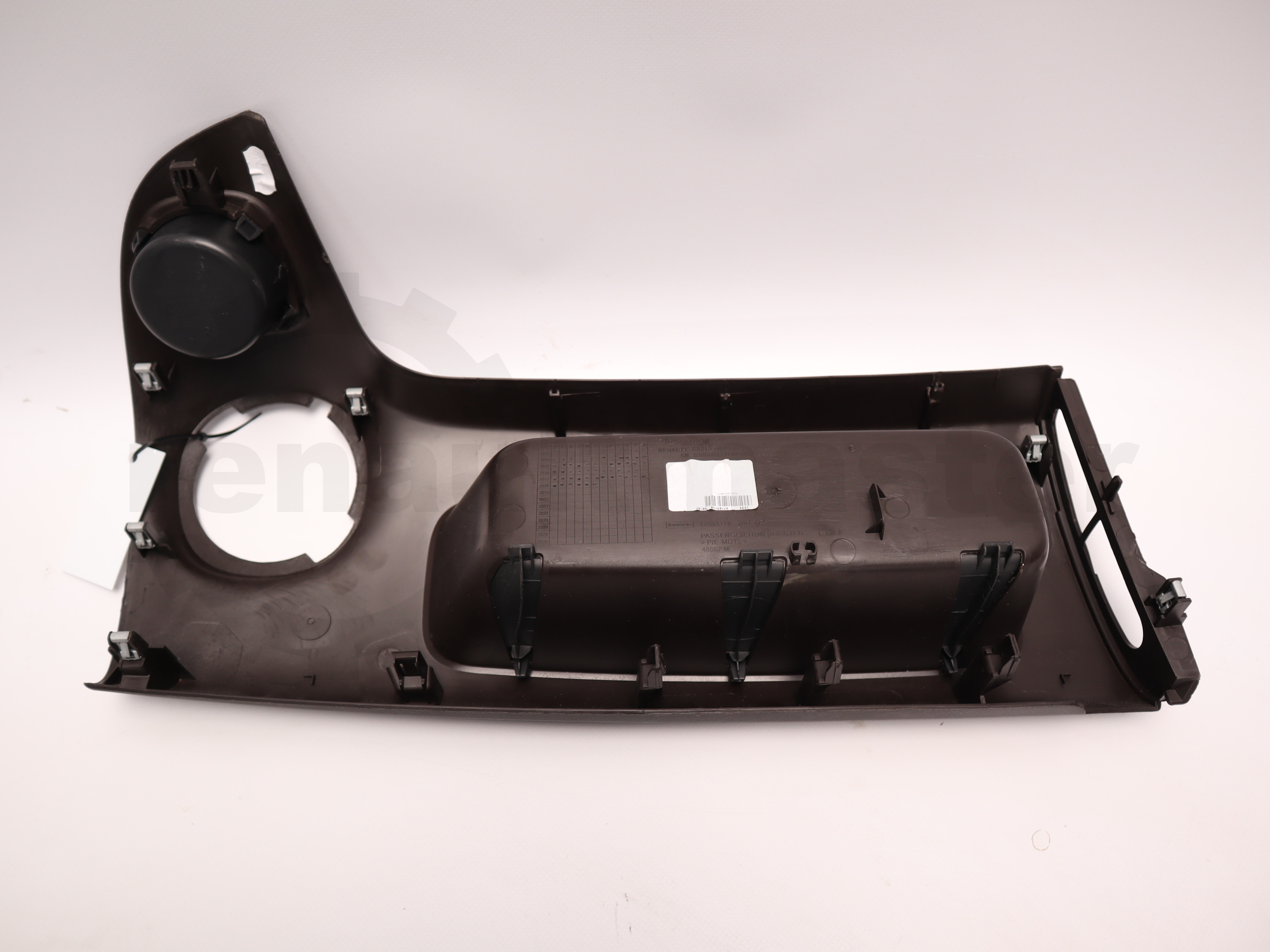 Елемент правої частини центральної панелі (поличка) Fiat Talento 2014 -, 683100824R Б/В