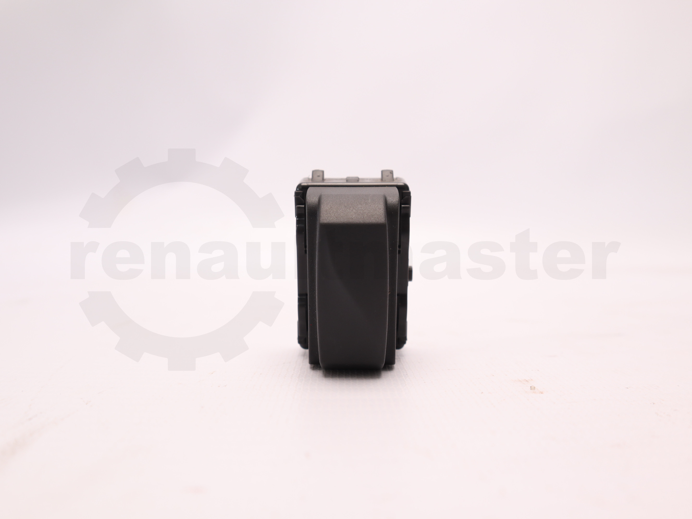 Заглушка кнопки Renault Master (Opel Movano, Nissan NV400) 2010 -, 684920647R Б/В 