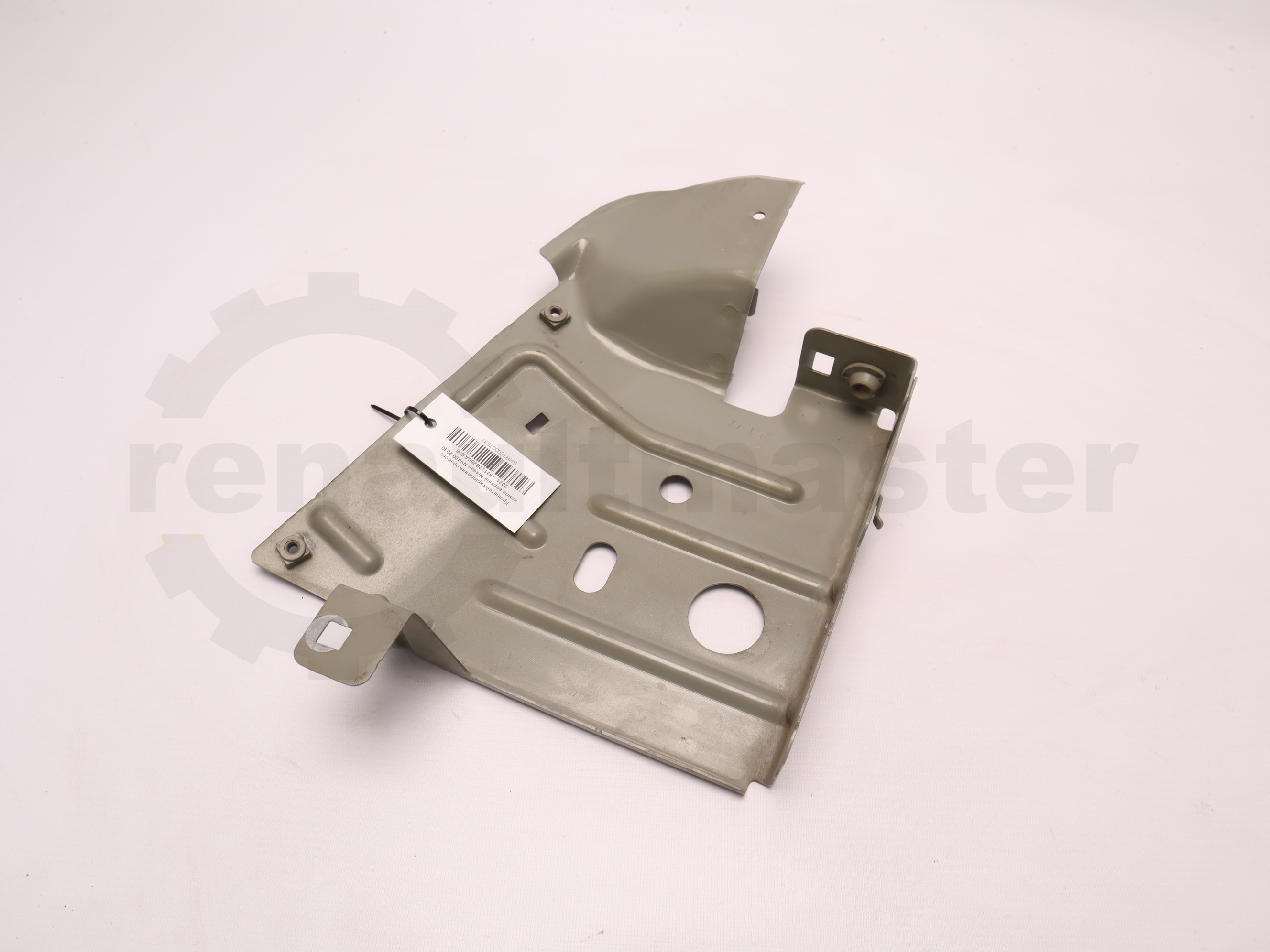 Кронштейн кріплення правого крила верхній Nissan NV400 2010 -2021, - 63122BZ50A Б/В