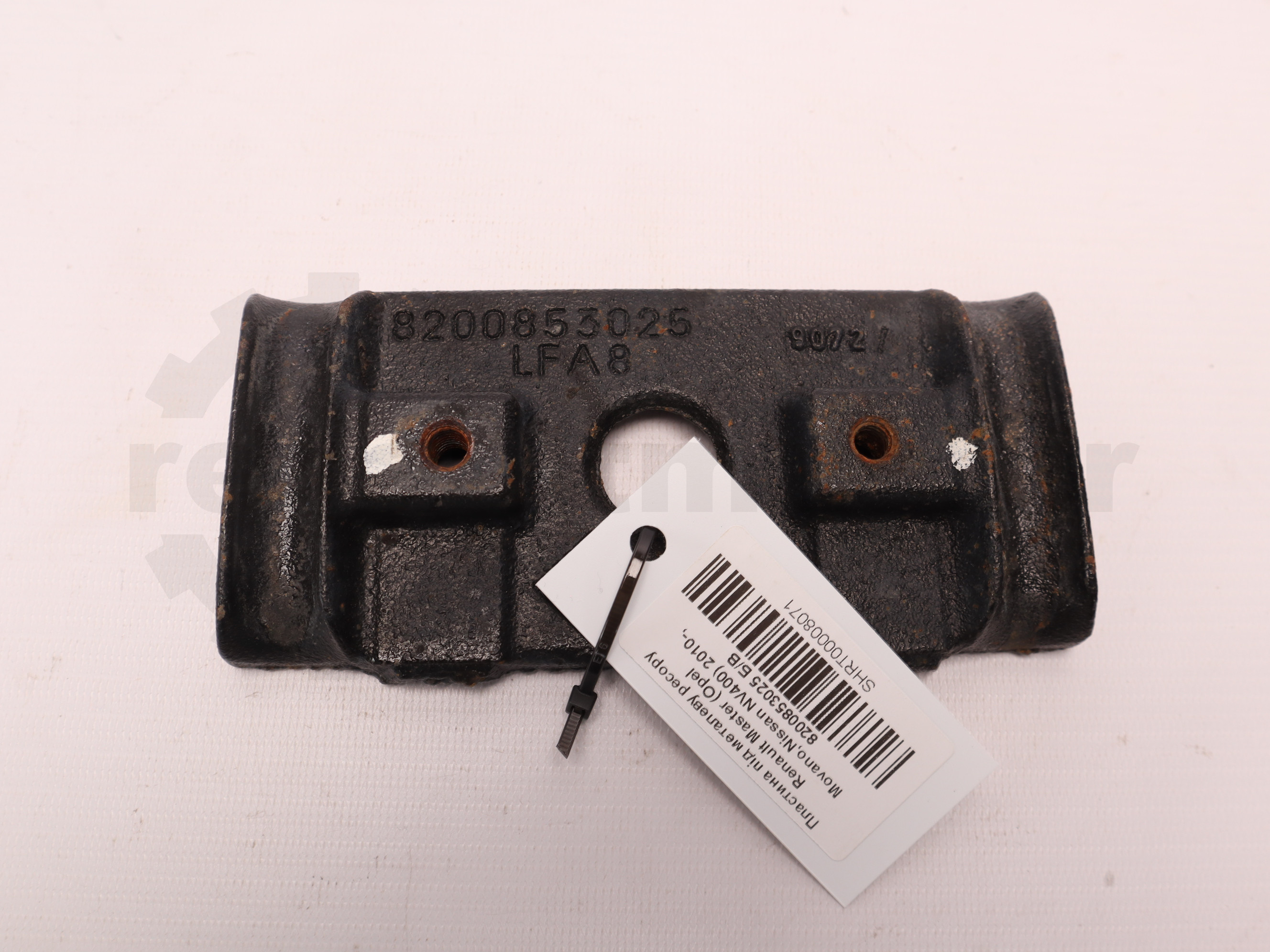 Пластина під металеву ресору Renault Master (Opel Movano,Nissan NV400) 2010-, 8200853025 Б/В