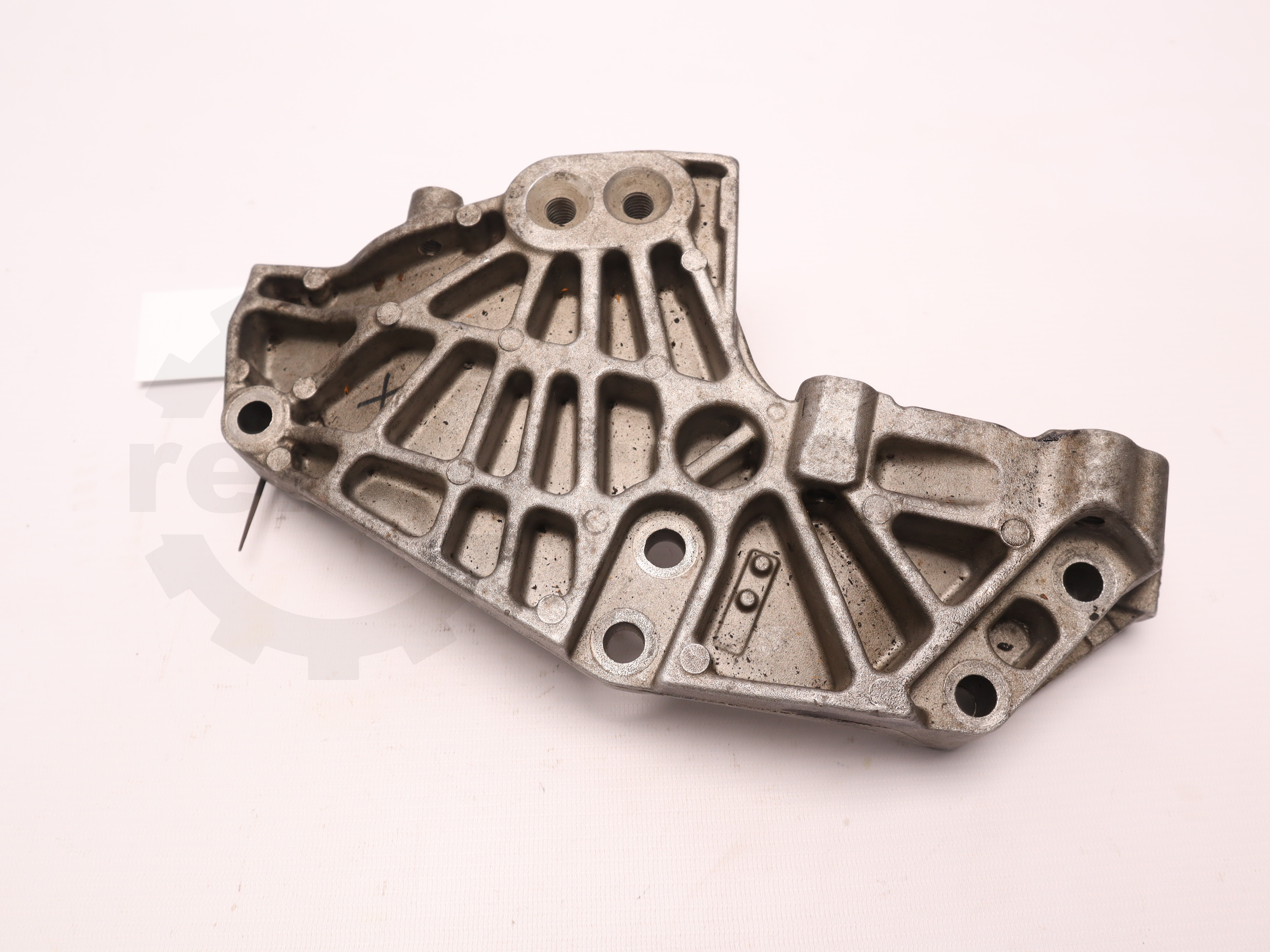 Кронштейн кріплення двигуна правий 2.0dCi Renault Trafic (Opel Vivaro, Nissan NV300) 2000-2013, - 8200741758 Б/В