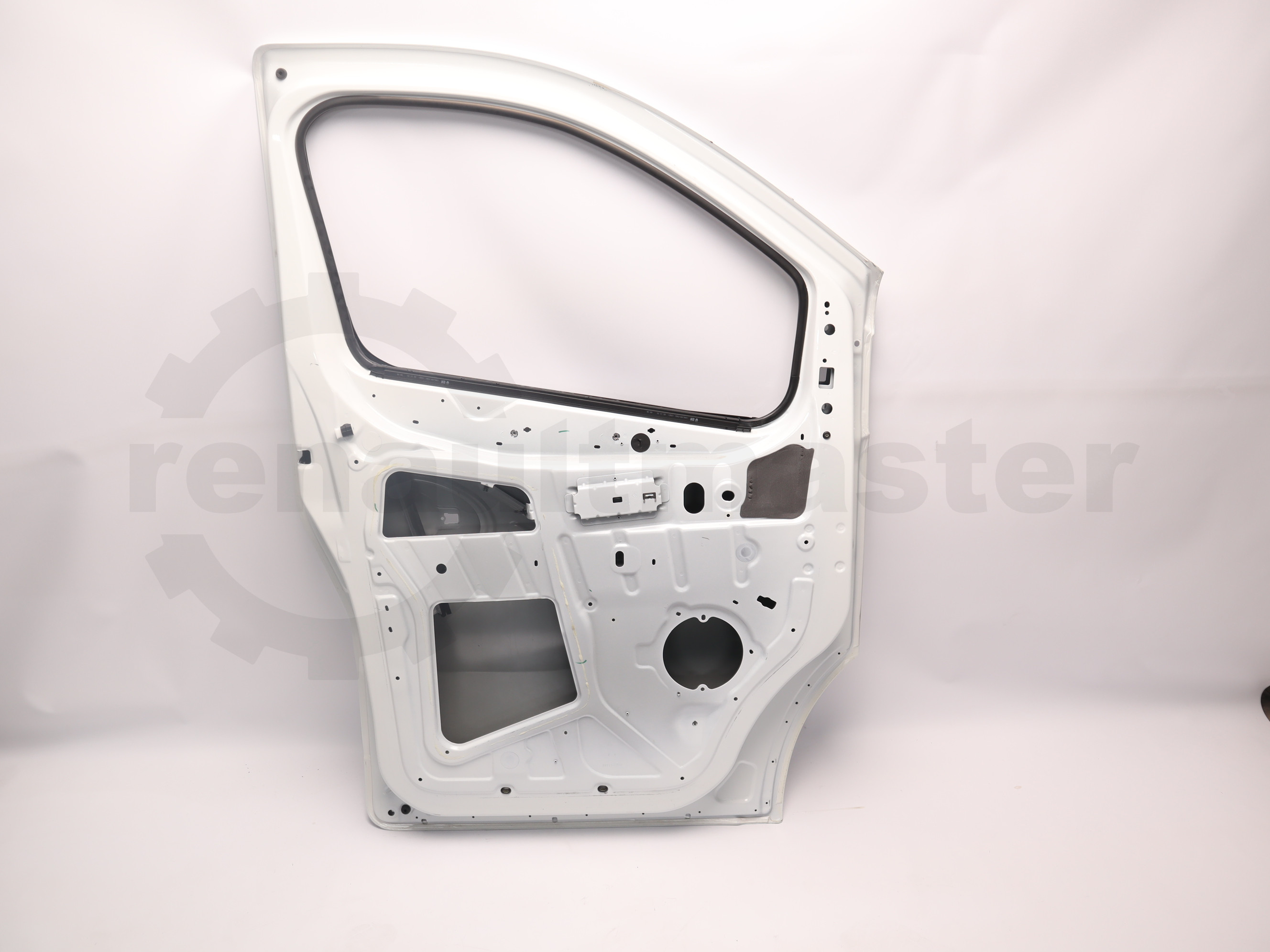 Двері передні праві Renault Trafic (Fiat Talento, Nissan NV300) 2022, - 801003523R Б/В