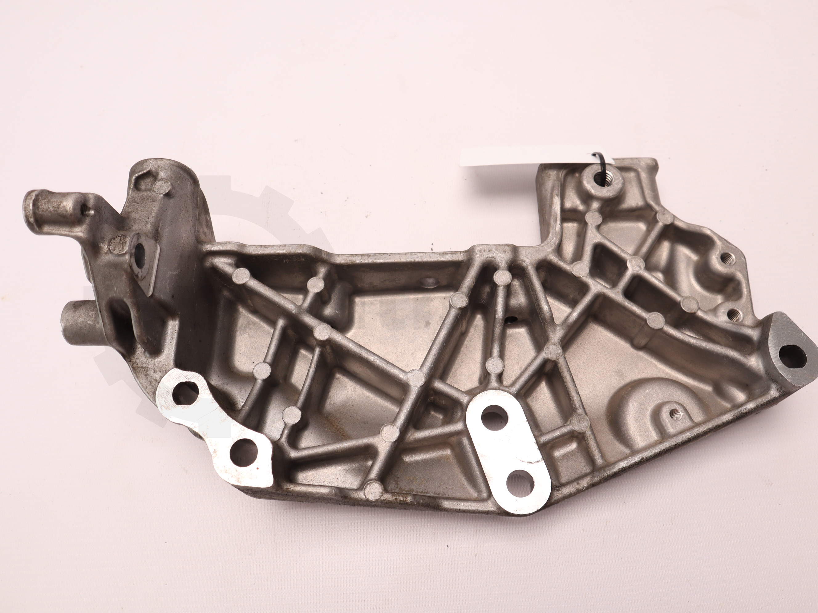 Кронштейн кріплення двигуна правий Renault Trafic (Fiat Talento, Nissan NV300) 2.0dCi 2020, - 112313157R Б/В