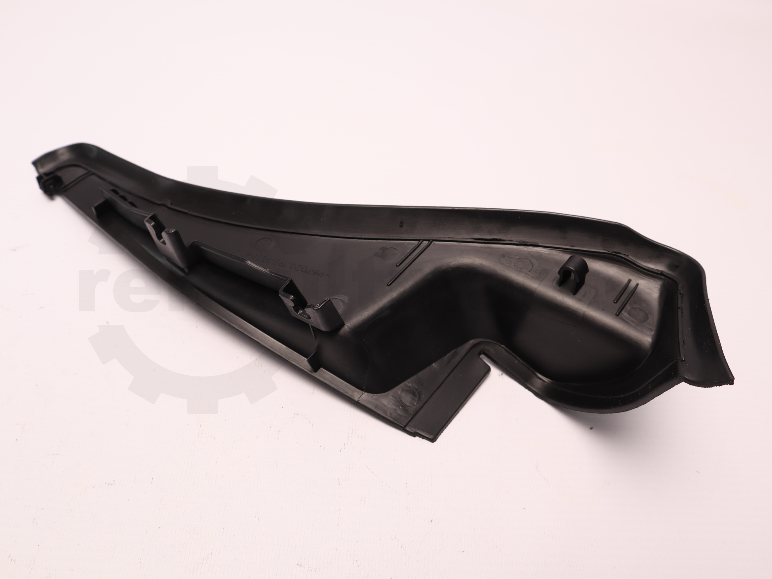 Накладка скла лобового ліва Renault Master (Opel Movano, Nissan NV400) 2020 -, 668101824R Polcar